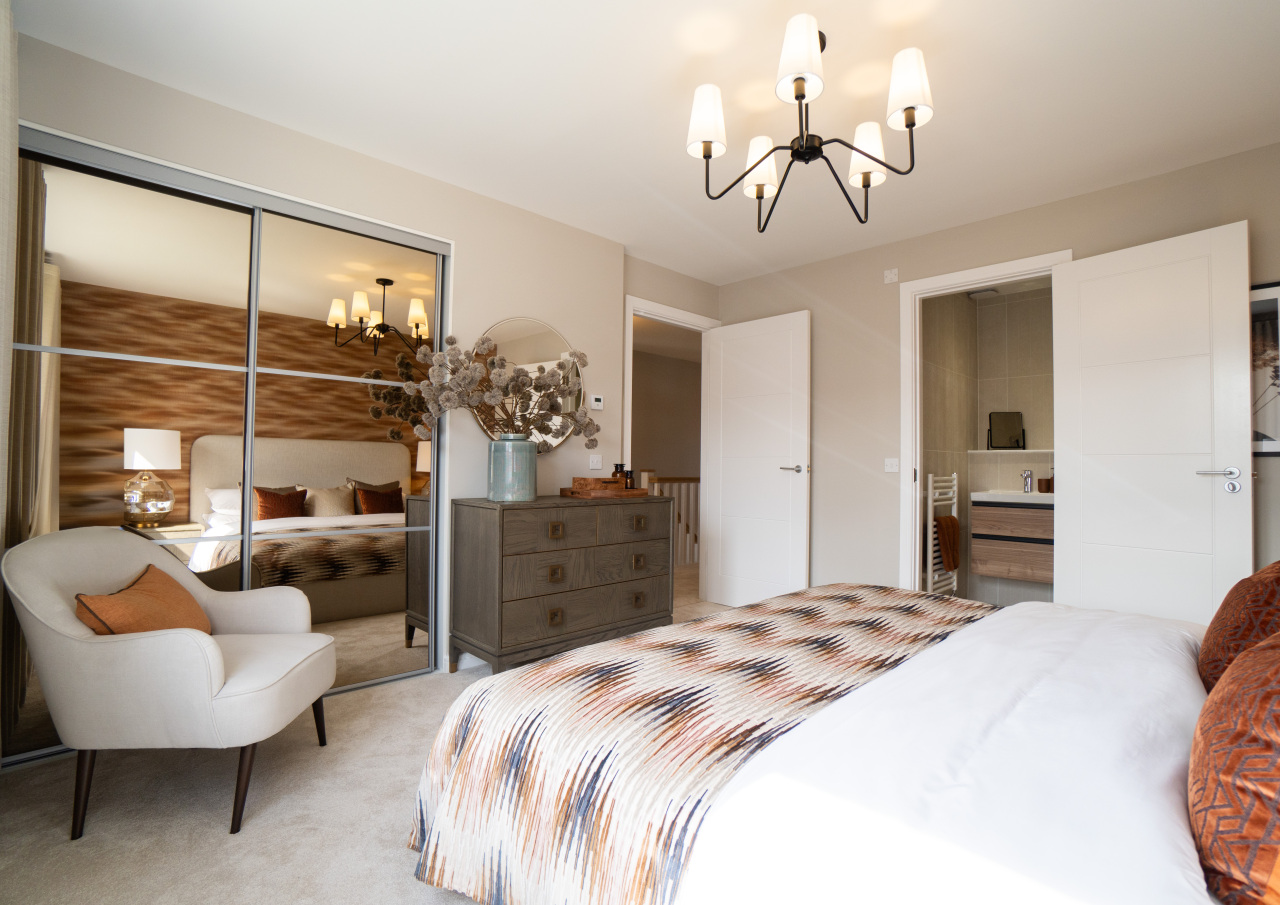 Bruce Bedroom 1B DSC08606