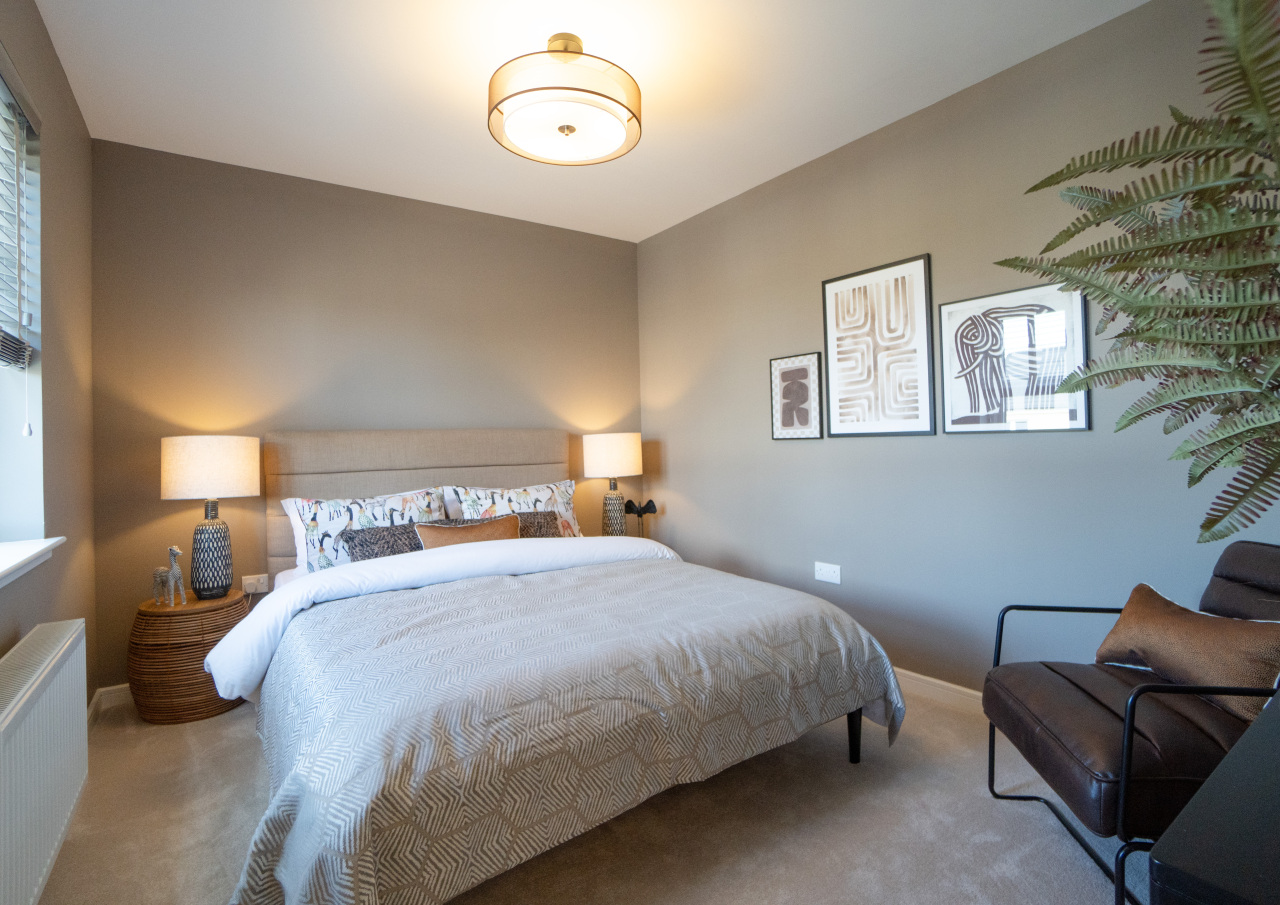 Bruce Bedroom 3 DSC08641