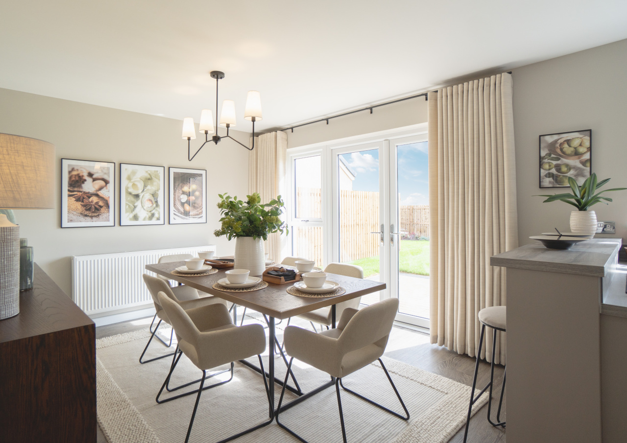 Bruce Dining B DSC08509